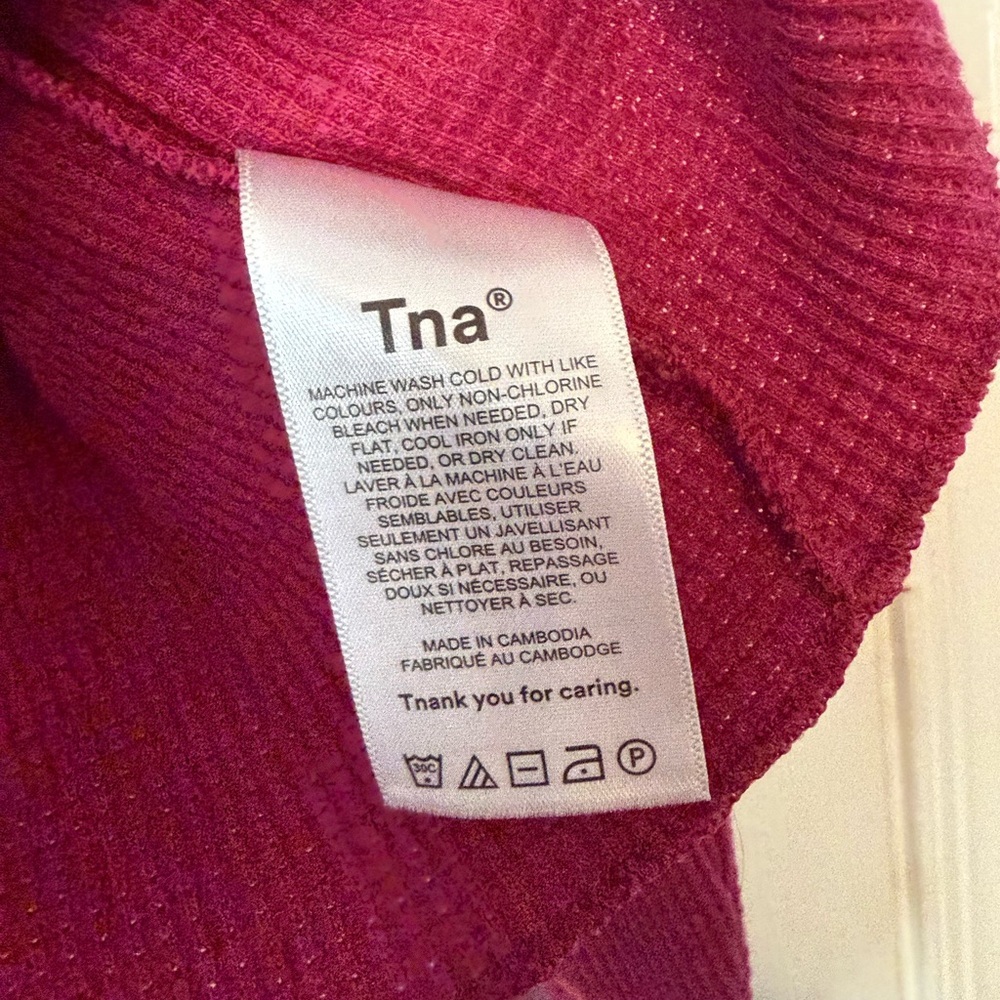TNA Bold Fuchsia Waffle Knit Top - Picture 3 of 8